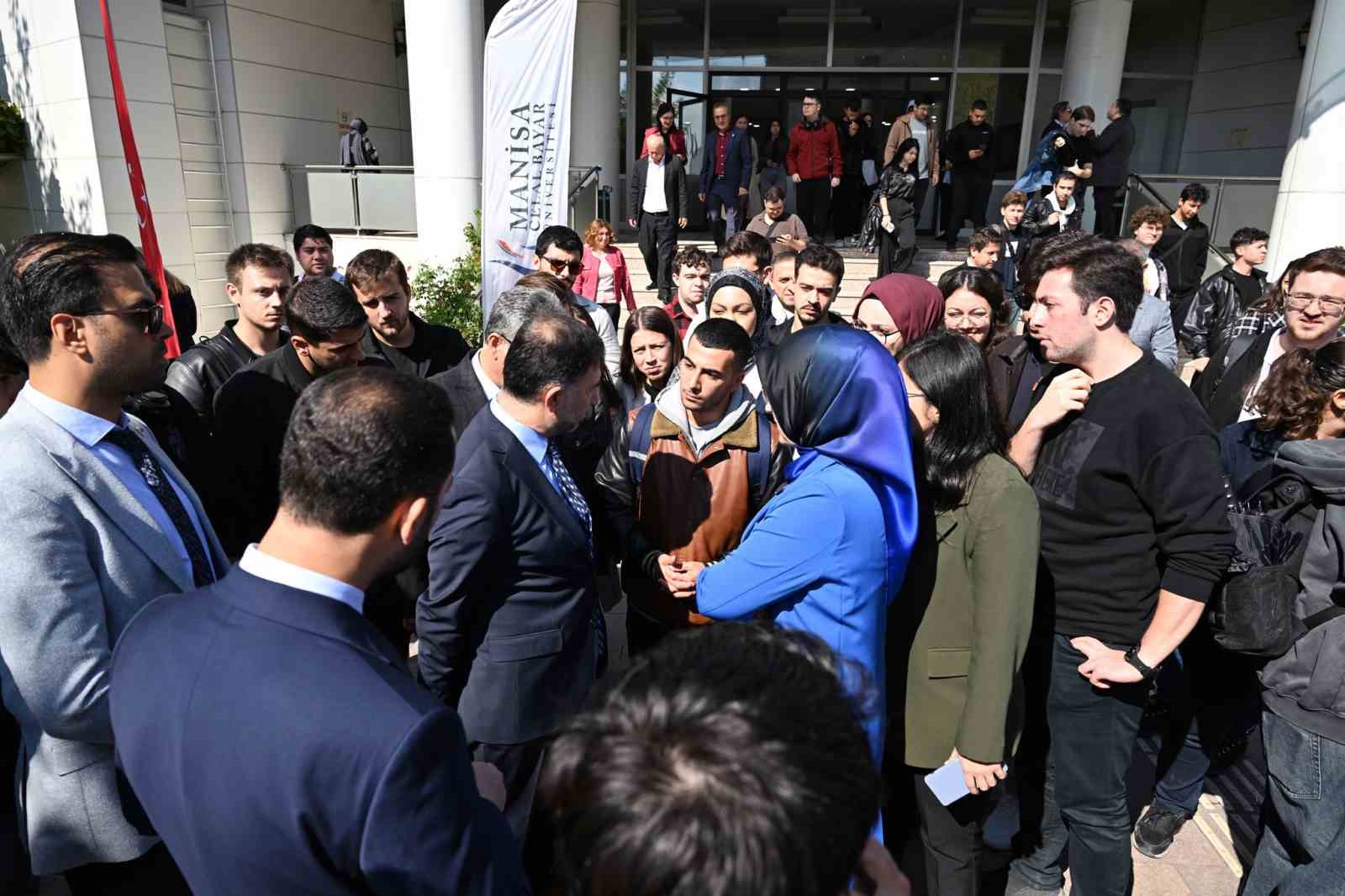 TUSAŞ Genel Müdürü Demiroğlu’ndan öğrencilere konferans