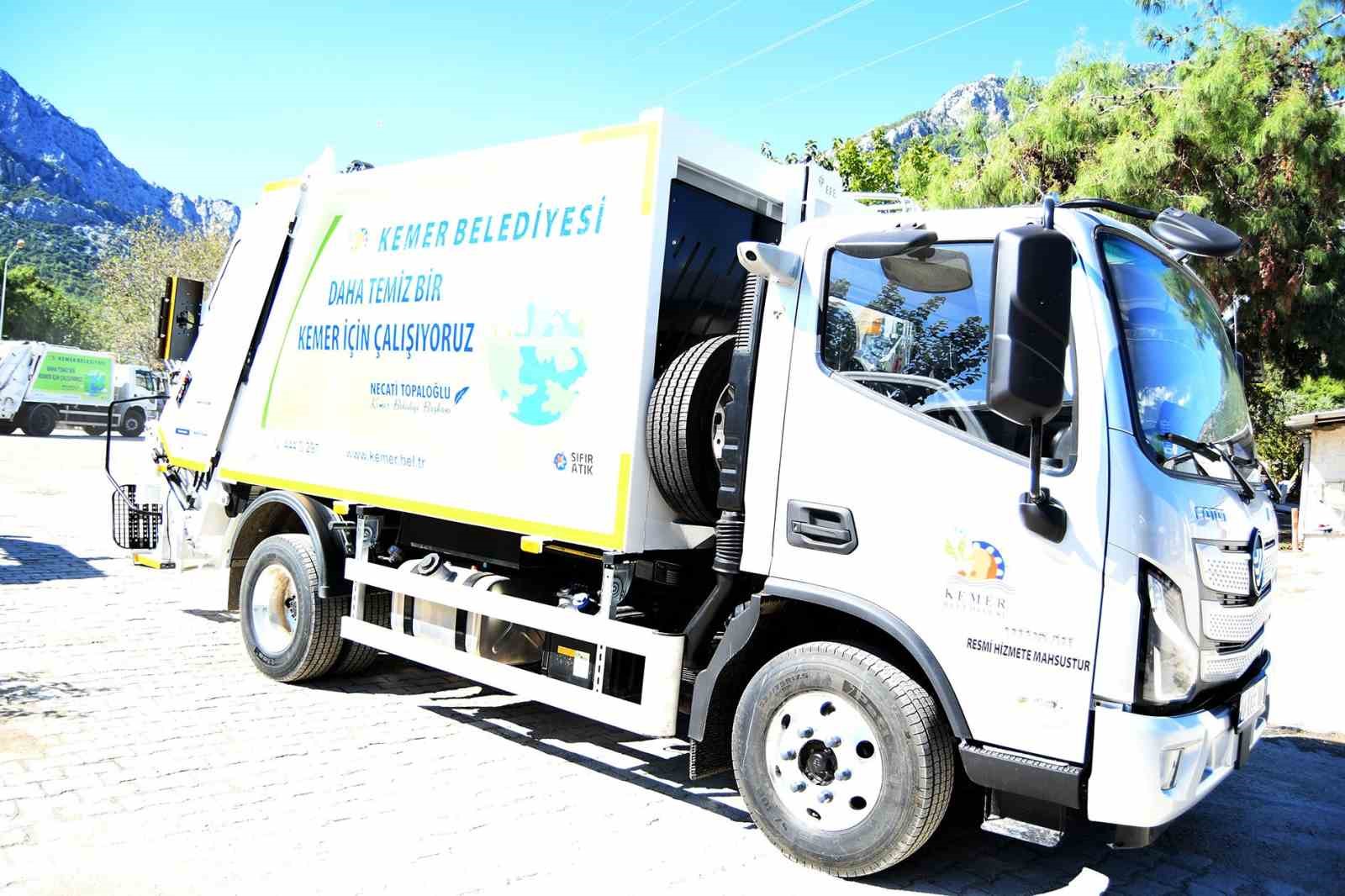 Kemer Belediyesi ara&ccedil; filosu b&uuml;y&uuml;yor
