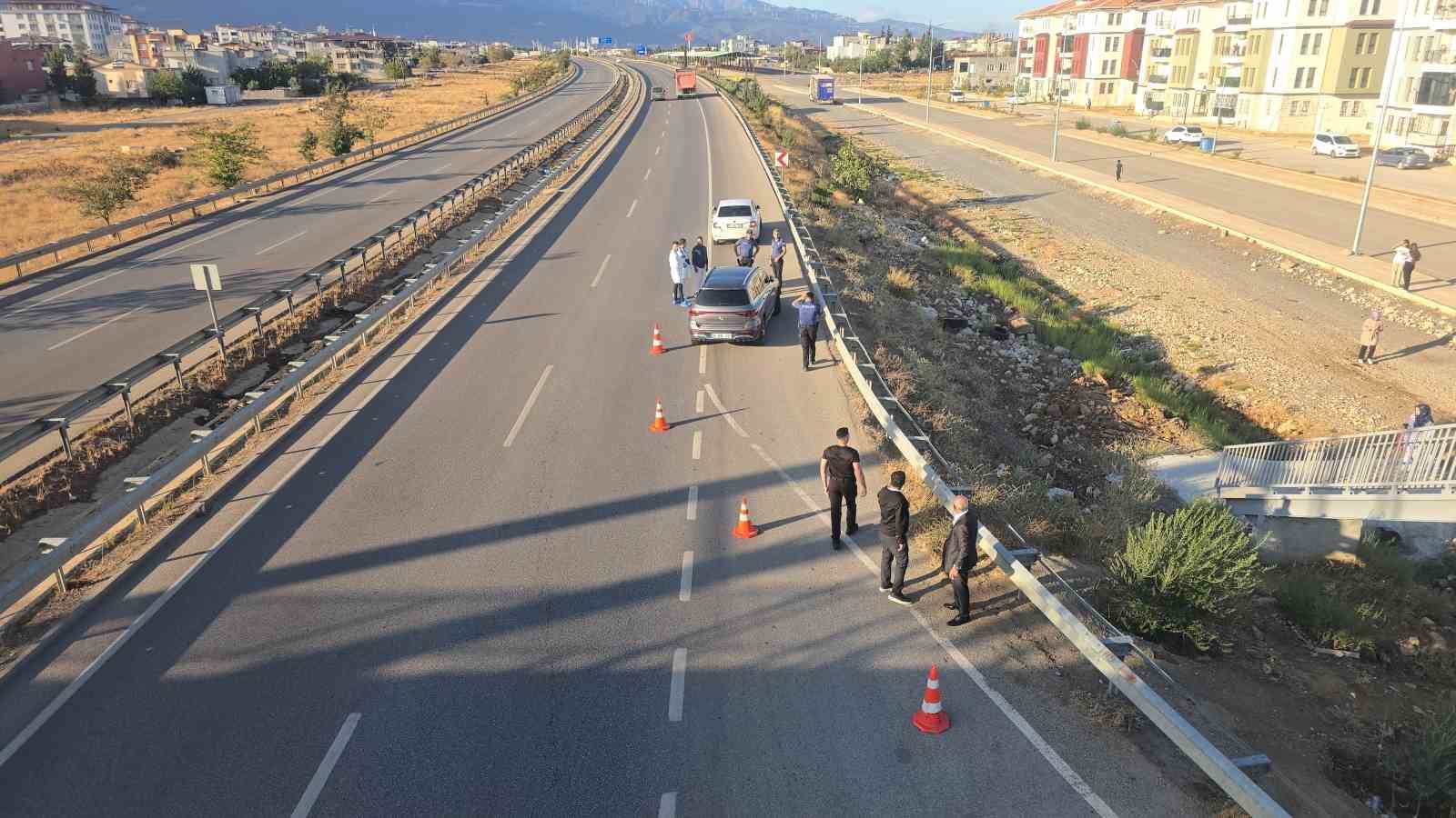 Gaziantep&rsquo;te otomobilin &ccedil;arptığı &ccedil;ocuk ağır yaralandı
