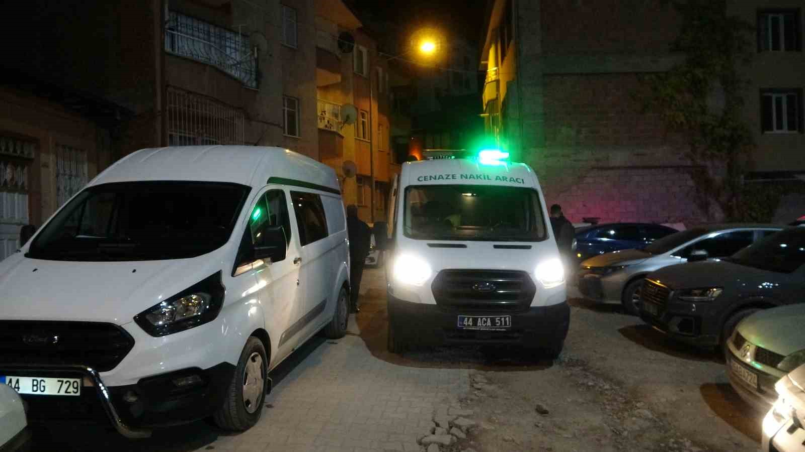 Malatya&rsquo;da 83 yaşındaki adam evinde &ouml;l&uuml; bulundu
