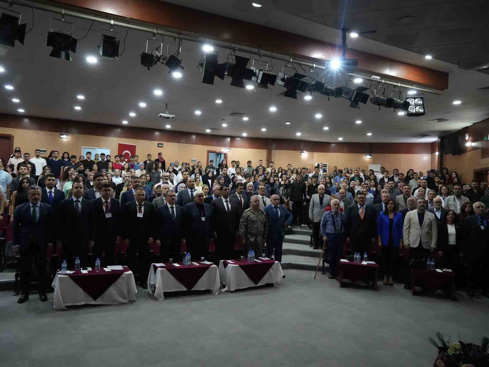 Iğdır Üniversitesi Rektörü Prof. Dr. Gürel: "Dede Korkut Türk milletinin hafızasında ortak bir ilminde yaşayan efsanevi bir kimliktir"