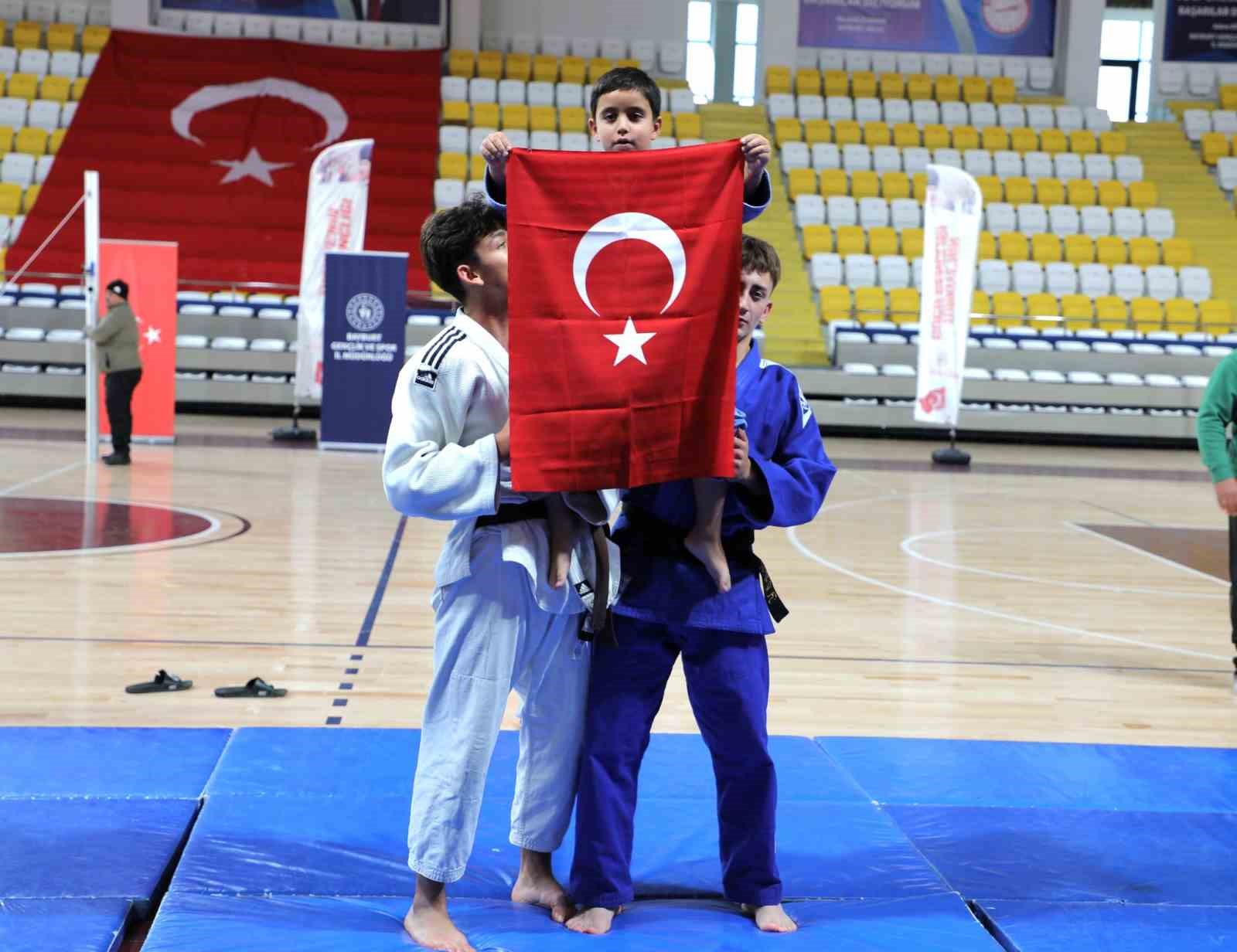 Bayburt’ta Amatör Spor Haftası kapsamında etkinlikler yapıldı