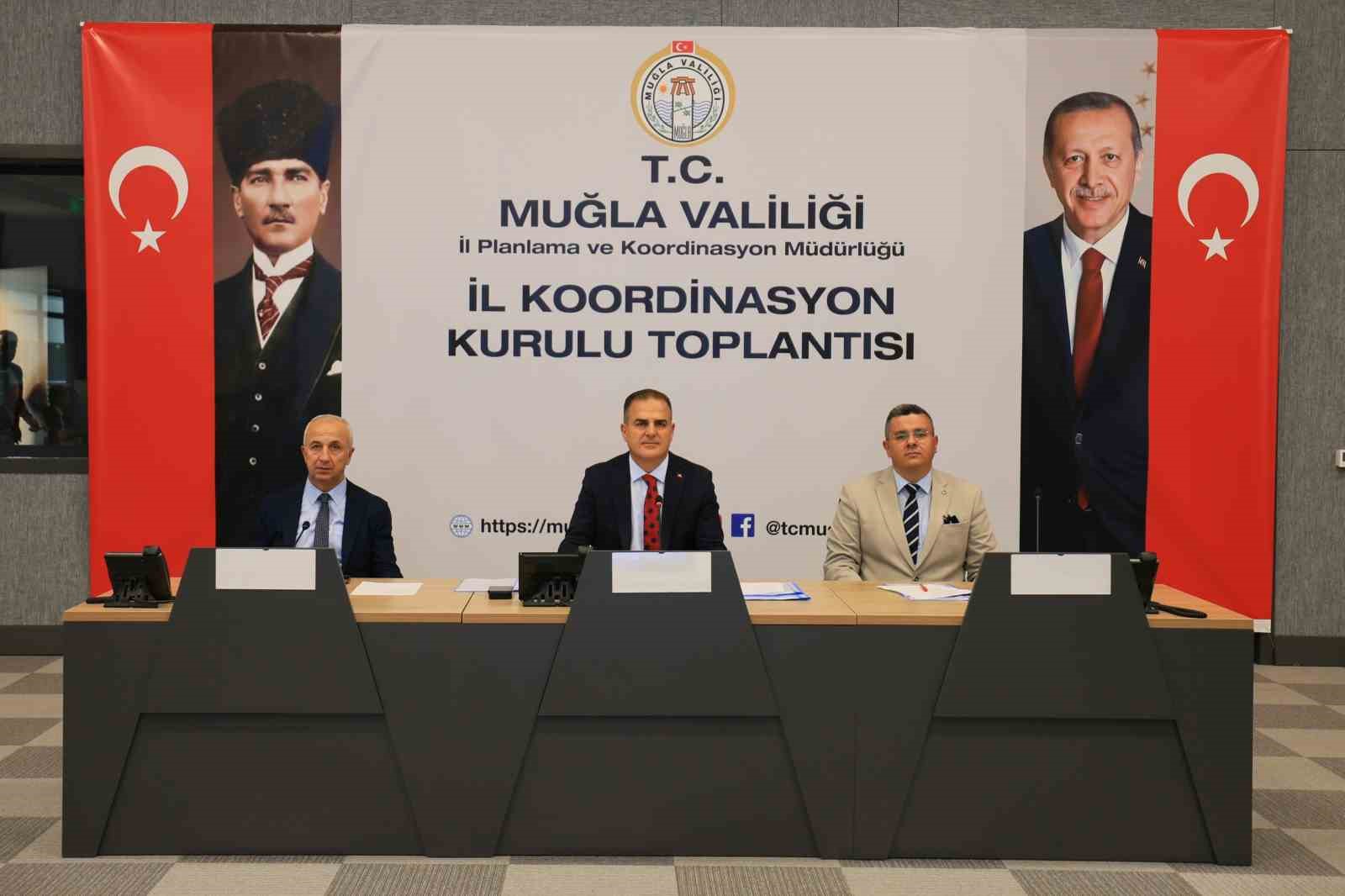 Vali Akbıyık’tan eski tip sürücü belgesi uyarısı