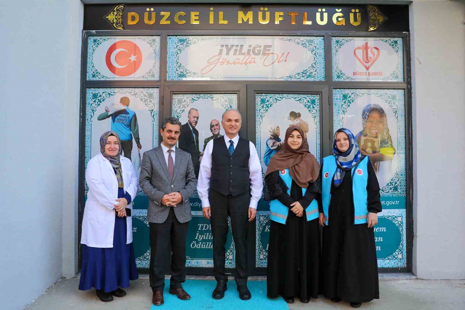 Kuran kursunun minik öğrencileri ile bir araya geldi