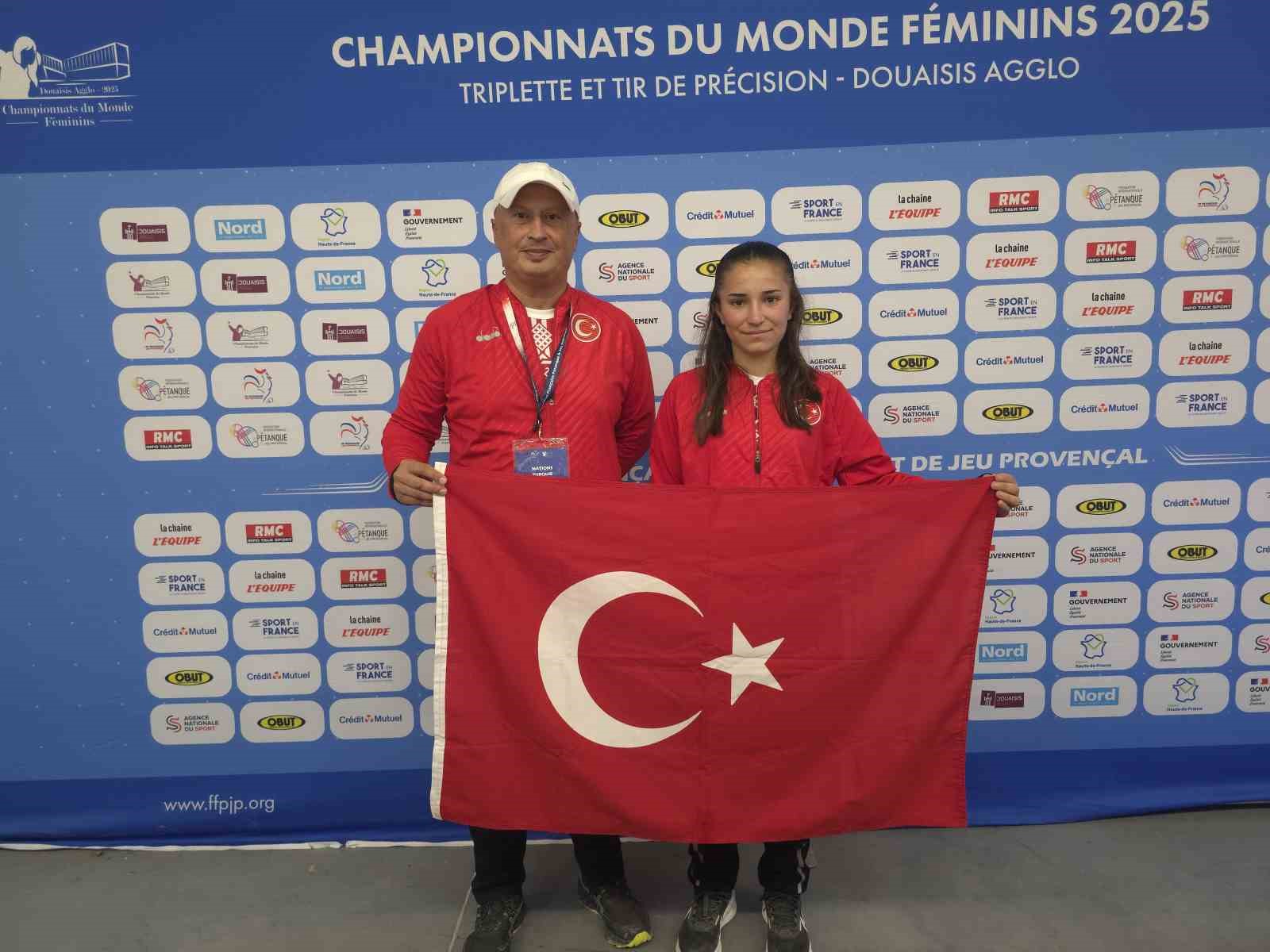 Samsunsporlu Yağmur dünya 3.’sü oldu