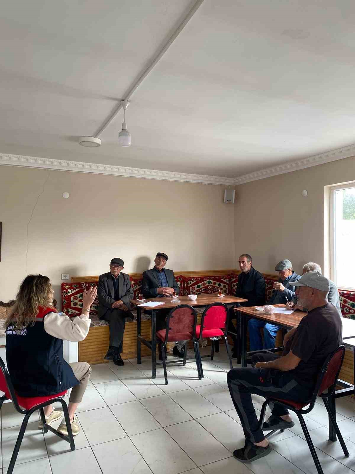 Kars&rsquo;ta &ccedil;ift&ccedil;iler kuraklık, iklim değişikliği ve genel tarım sayımı hakkında bilgilendirildi
