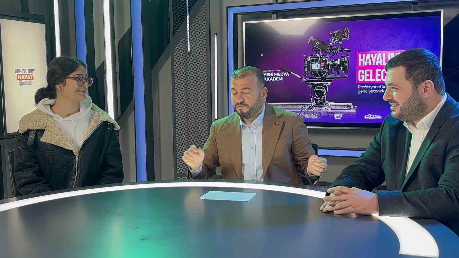 Arnavutköy&rsquo;de gençler dijital dünyanın kapılarını aralıyor: Yeni Medya Akademisi açıldı
