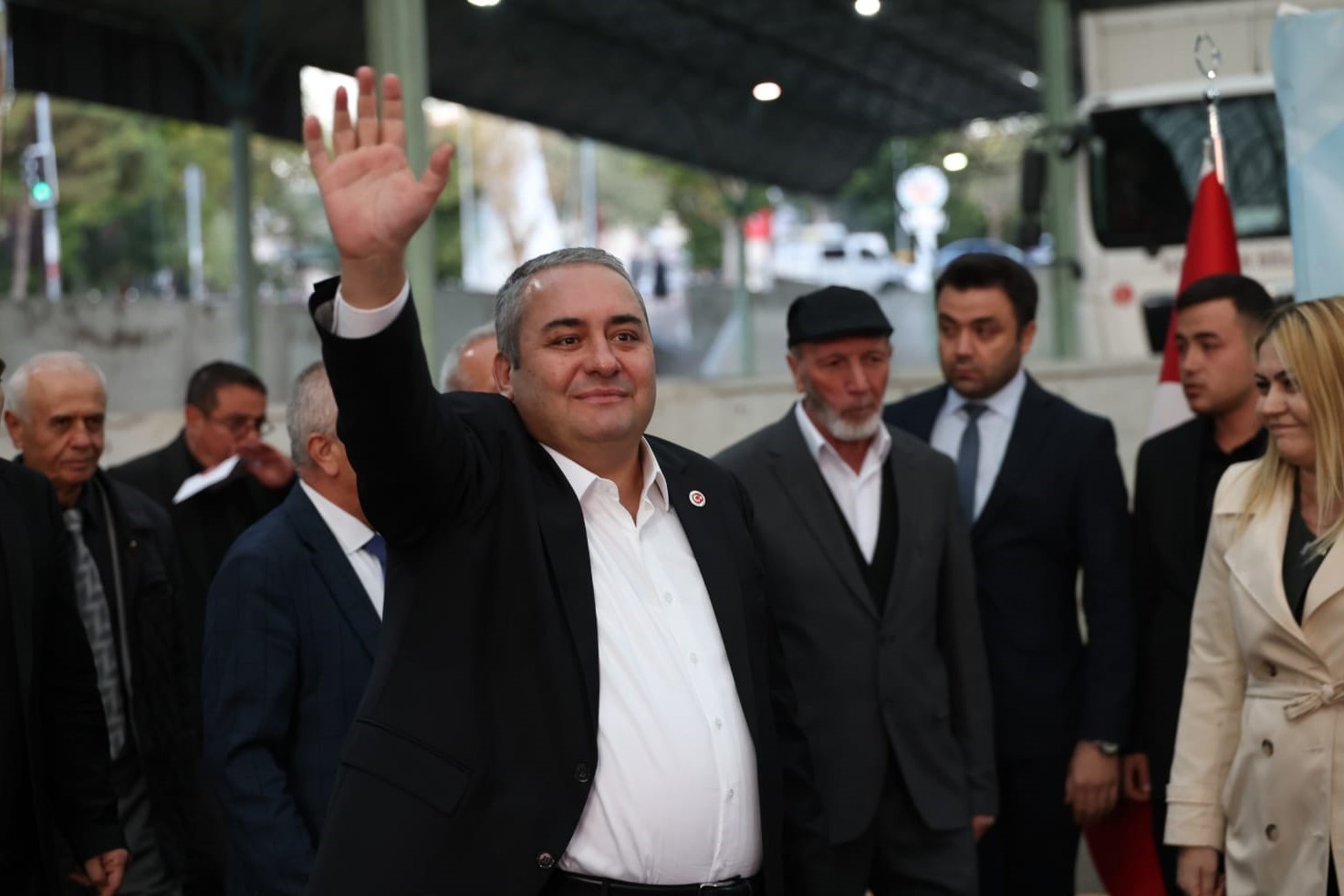 Başkan &Ouml;zarslan, Aktepe&rsquo;de kentsel d&ouml;n&uuml;ş&uuml;m m&uuml;jdesi verdi
