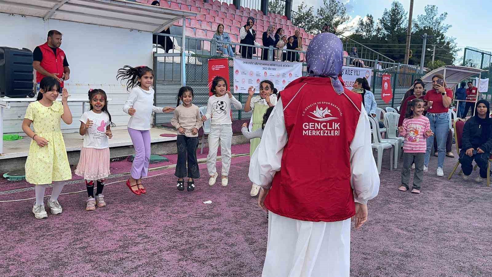 Osmaniye&rsquo;de "Kız &Ccedil;ocukları G&uuml;lerse Osmaniye G&uuml;ler" etkinliği d&uuml;zenlendi
