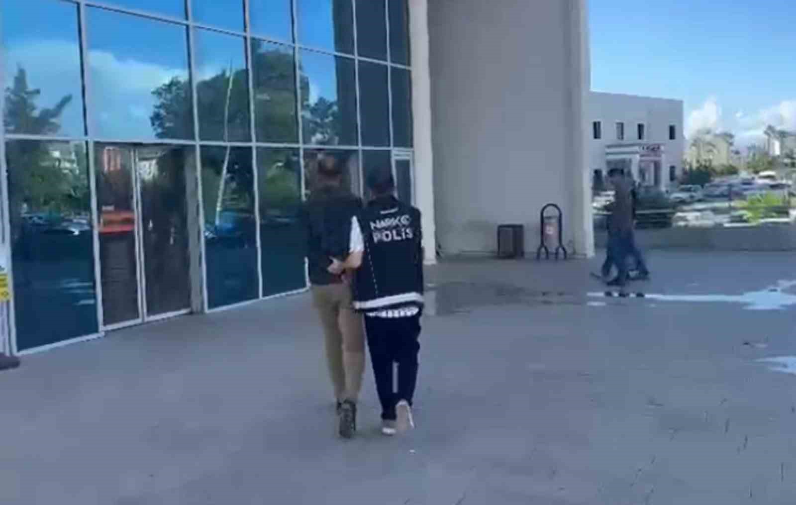 Hatay&rsquo;da hapis cezasıyla aranan 2 şahıs yakalandı
