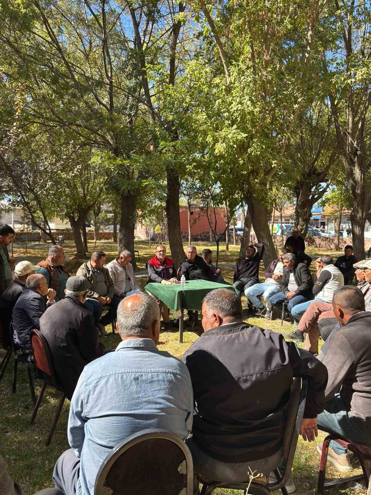 Niğde&rsquo;de &ccedil;ift&ccedil;ilere &uuml;retim planlaması ve yeni destek modeli anlatıldı
