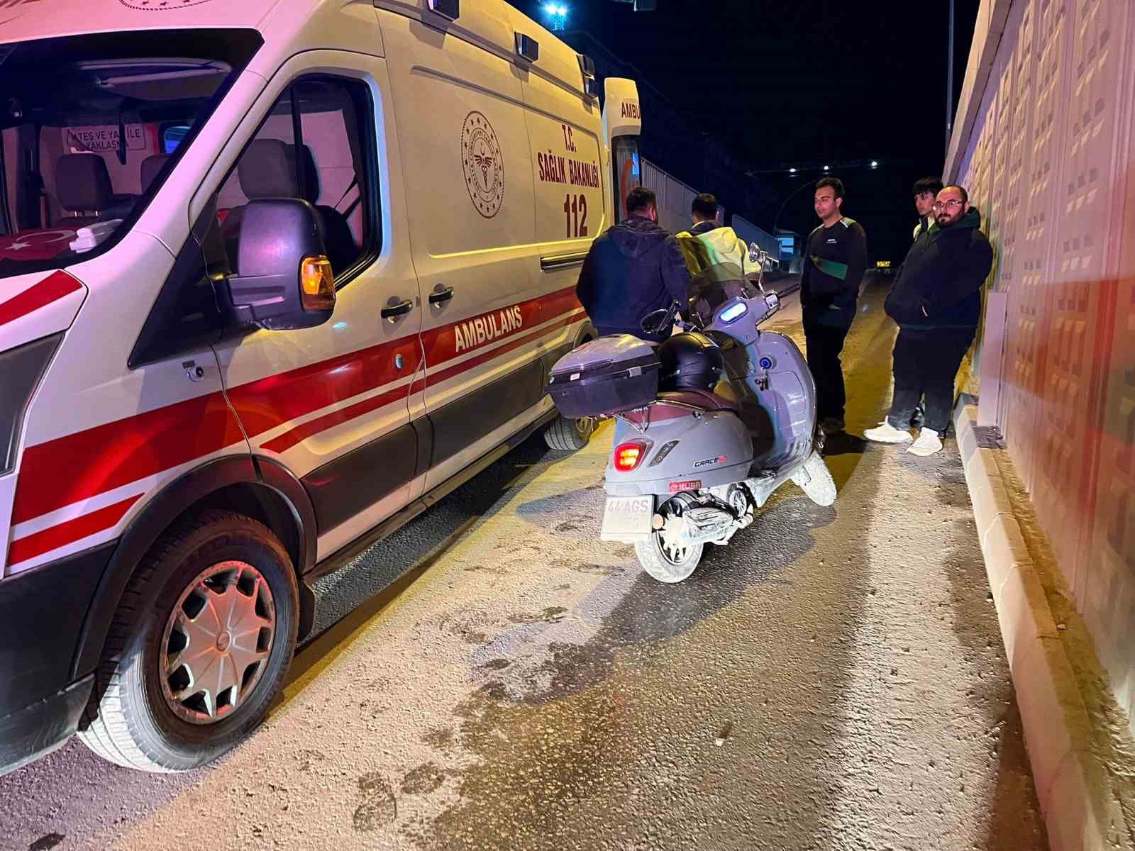 Malatya&rsquo;da alt ge&ccedil;itte motosiklet kazası: 2 yaralı
