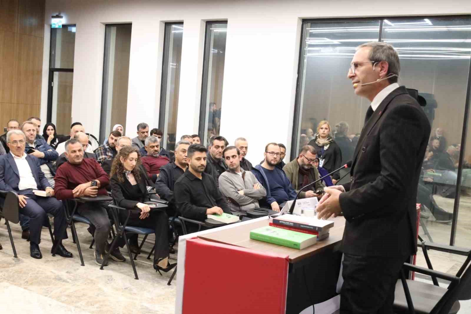 Prof. Dr. Akıncı: "Kendi tarihimizi kendimiz yazmalıyız"
