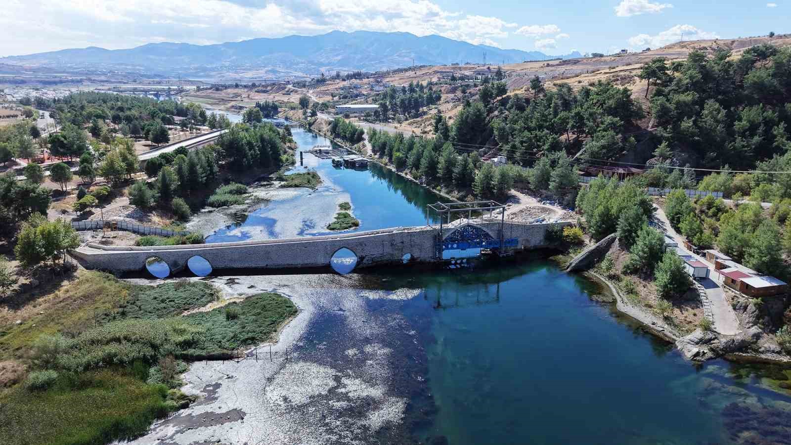 5 asırlık Ceyhan K&ouml;pr&uuml;s&uuml;&rsquo;n&uuml;n restorasyonunda sona gelindi
