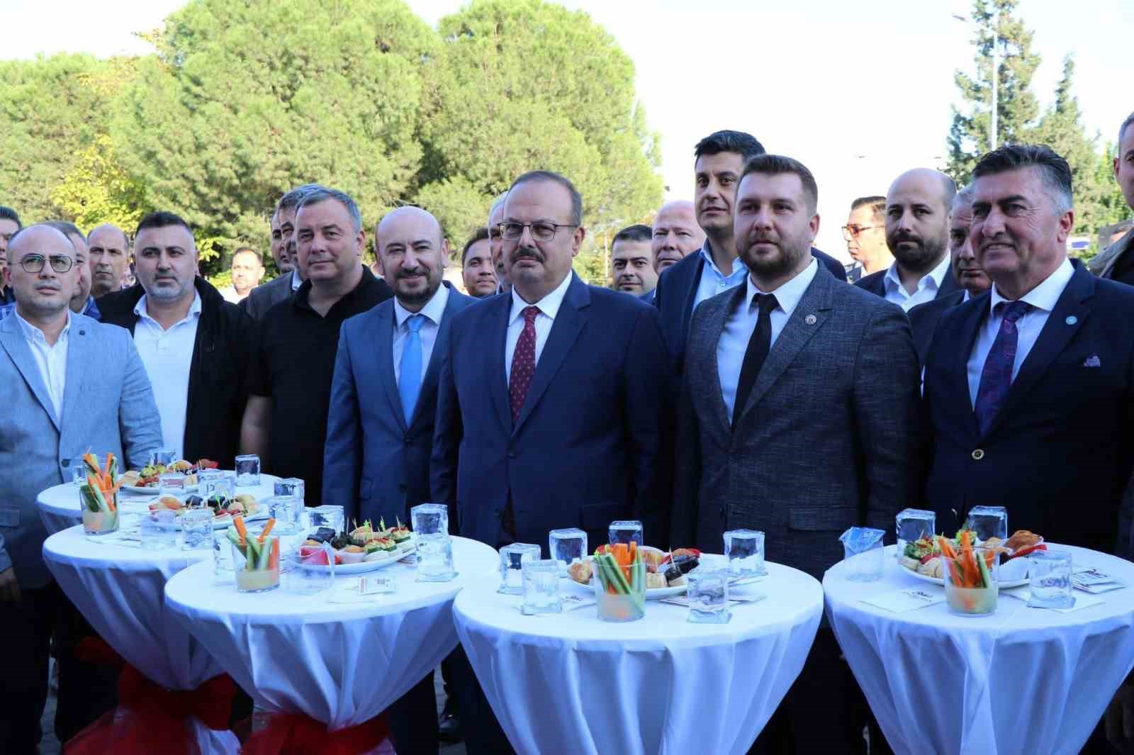 Aydınlı iş adamları yeni hizmet binasına kavuştu
