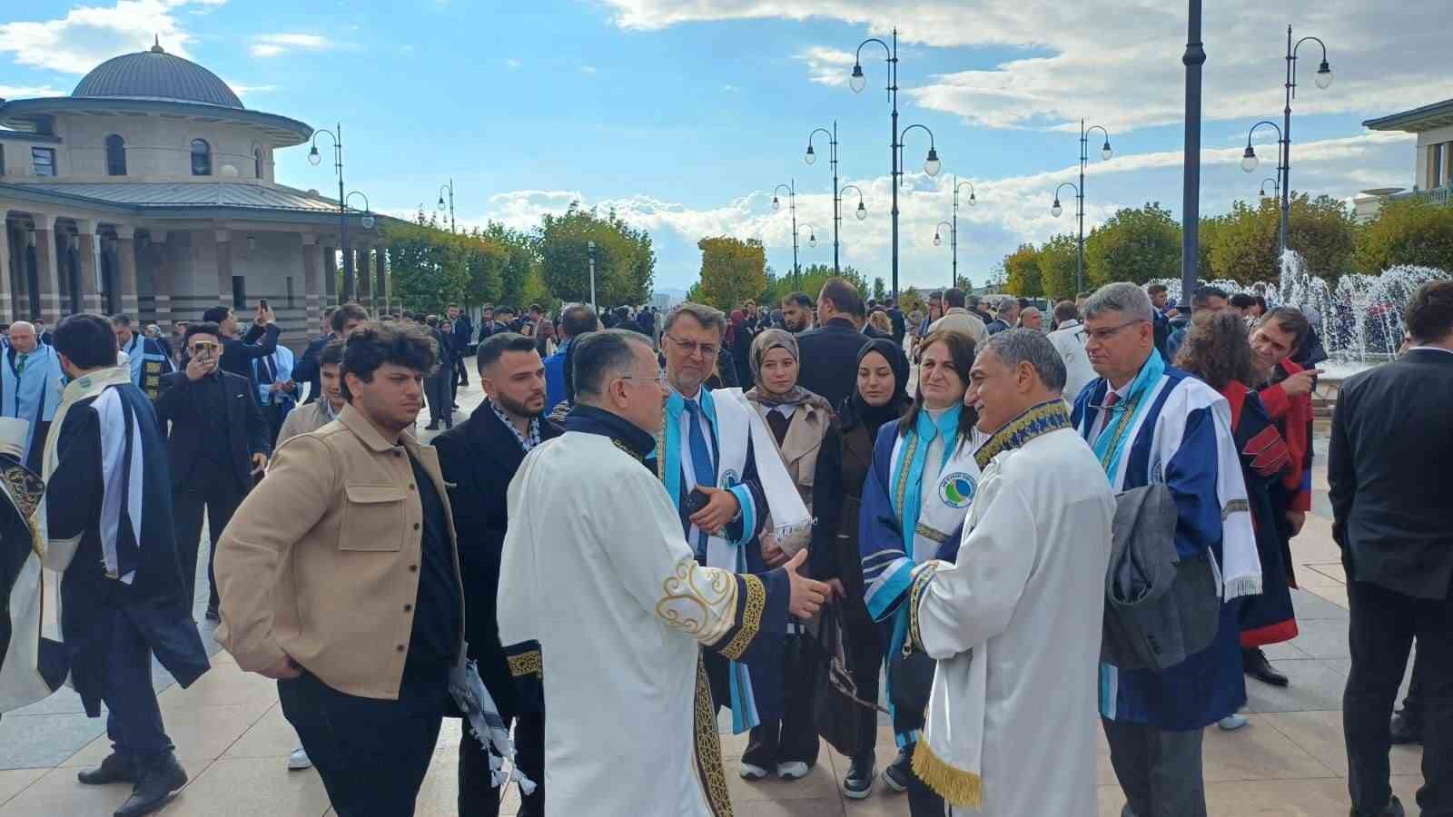 Rektör Kırışık, Cumhurbaşkanlığı Külliyesi’ndeki Akademik yıl açılış törenine katıldı