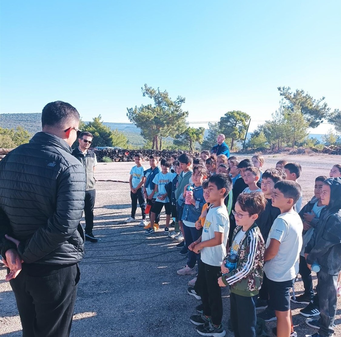 &Ouml;ğrencilere, yangınla m&uuml;cadelede hava g&uuml;c&uuml;n&uuml;n &ouml;nemi anlatıldı
