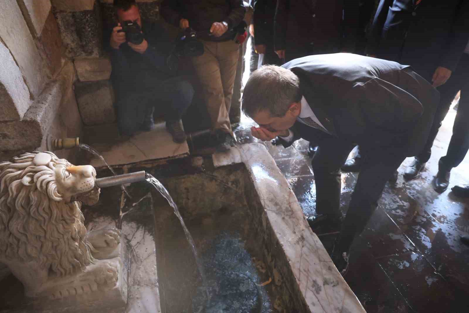 Bakan Tekin, Hacı Bektaş-ı Veli&rsquo;nin kabrini ziyaret etti
