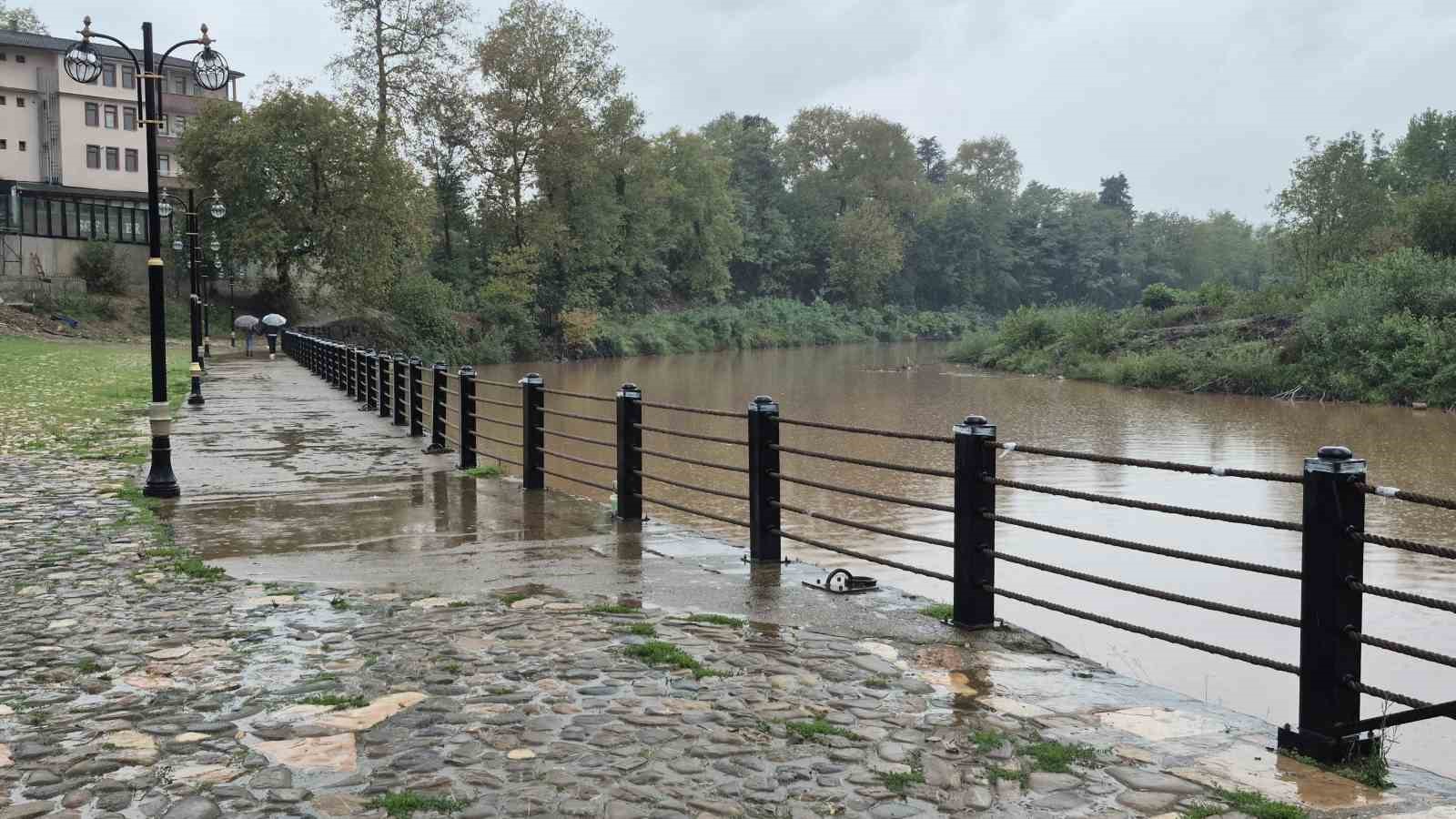 Bartın’da yağış etkiliyor