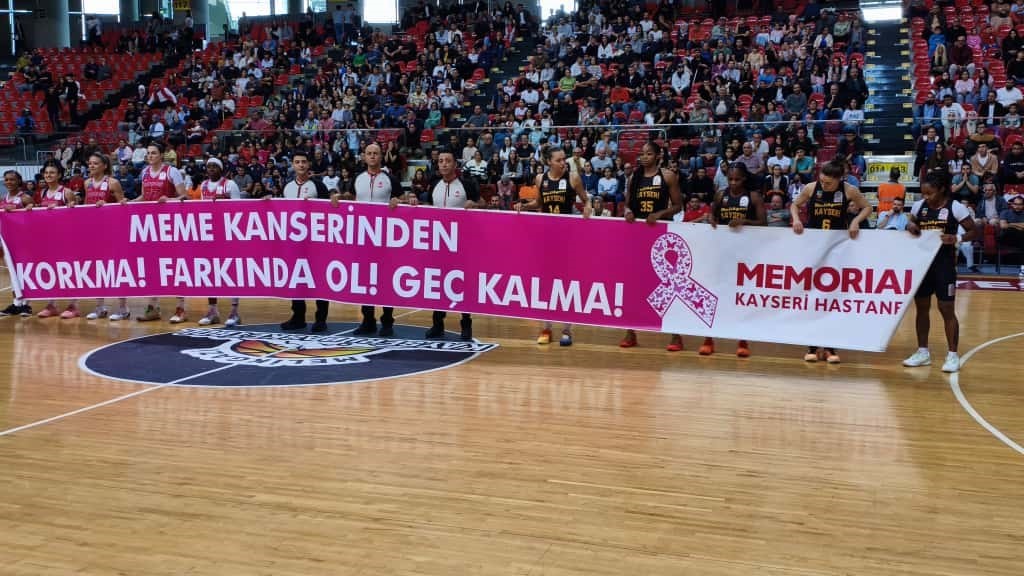 Kayseri Kadın Basketbol ’meme kanserine’ dikkat çekti