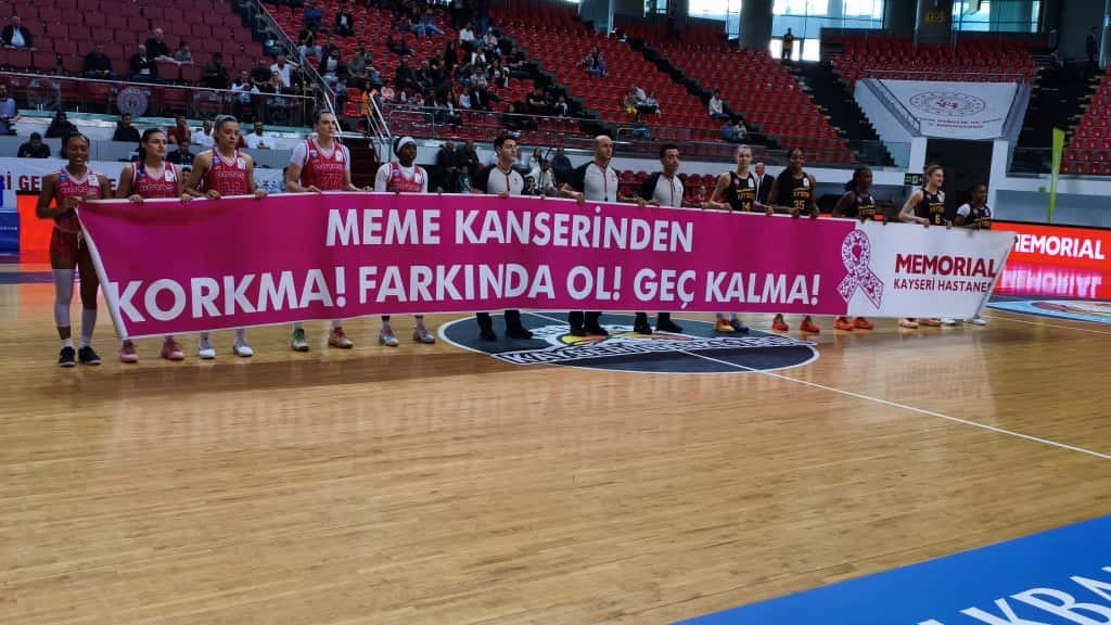 Kayseri Kadın Basketbol ’meme kanserine’ dikkat çekti