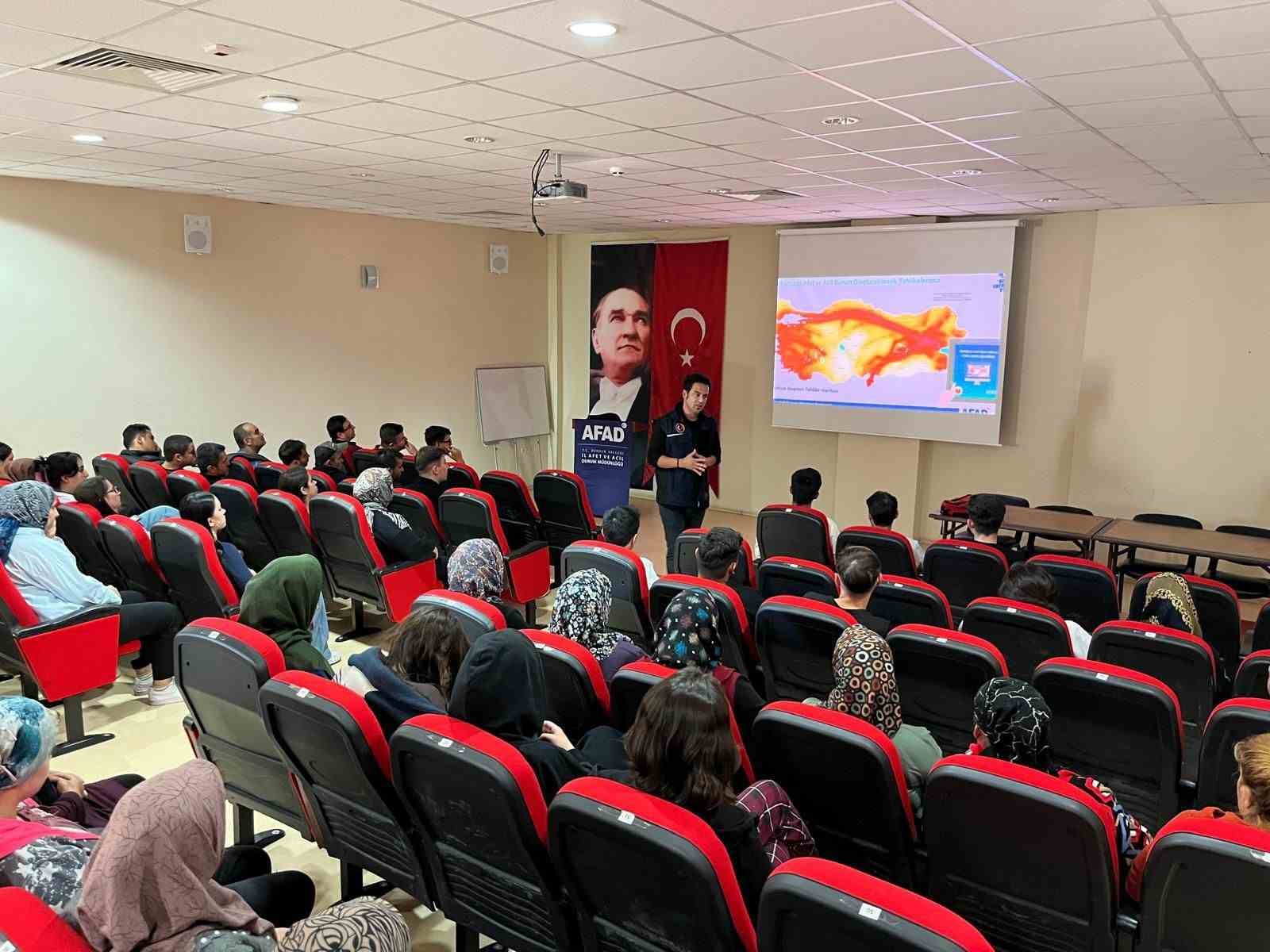 Bucak’ta AFAD tarafından Afet Farkındalık Eğitimi