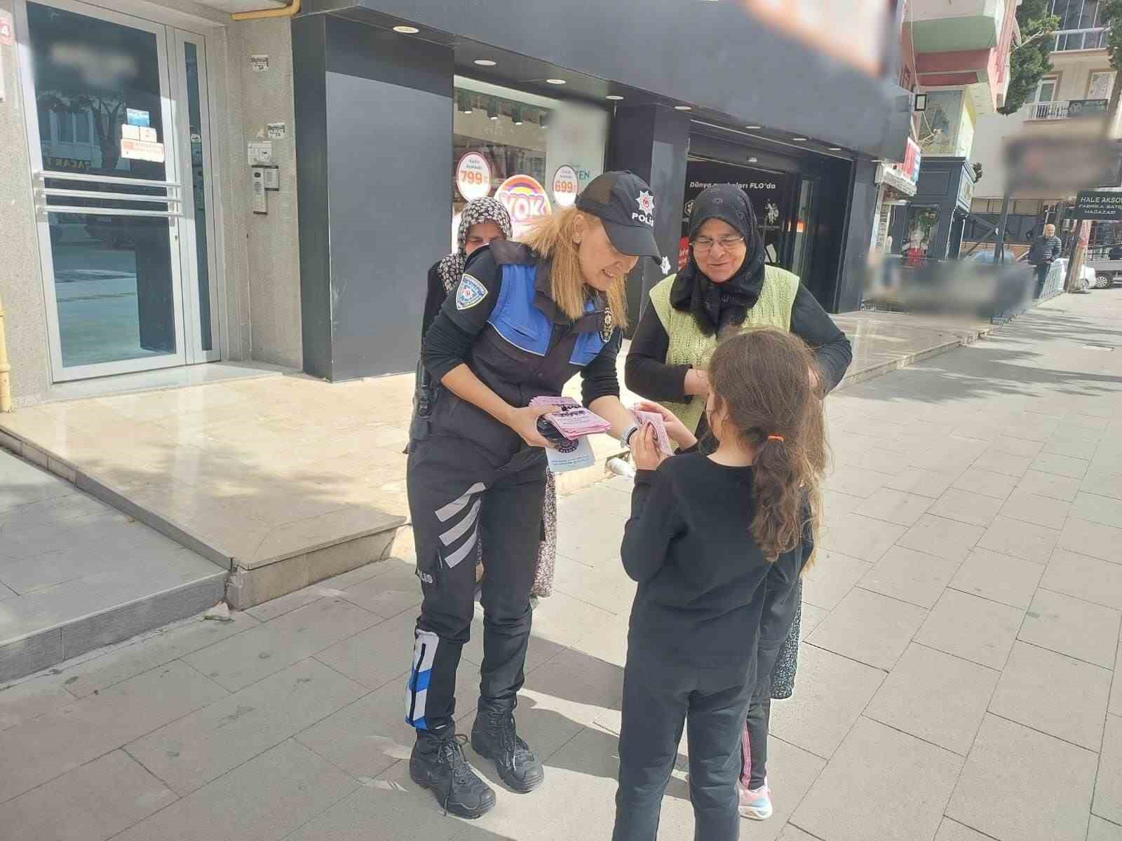 Burdur polisi KADES ve dolandırıcılığa karşı vatandaşları bilgilendirdi