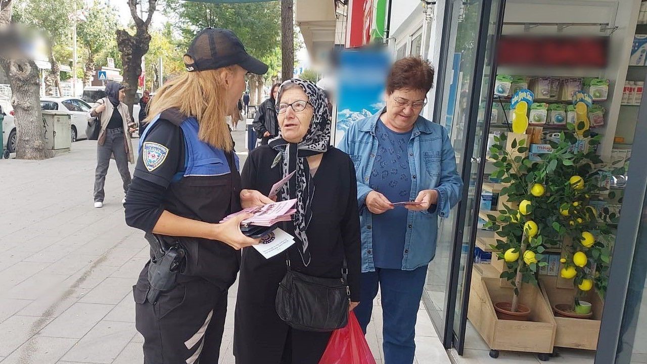 Burdur polisi KADES ve dolandırıcılığa karşı vatandaşları bilgilendirdi