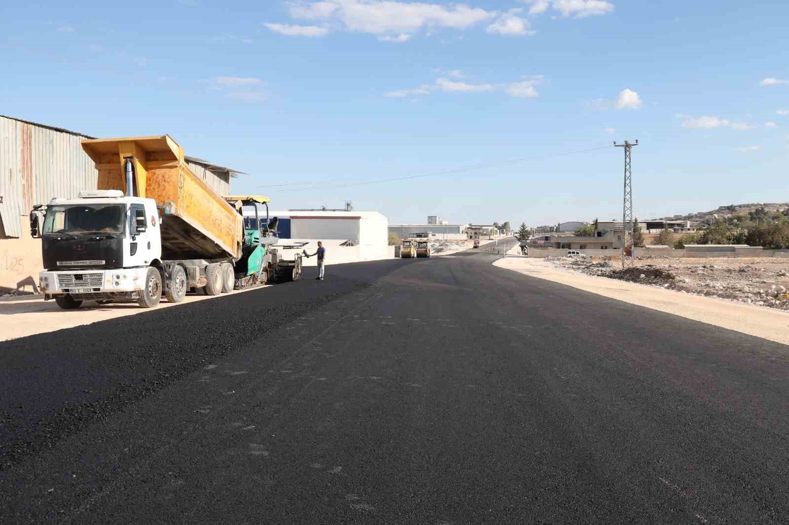 Büyükşehir Belediyesi kentteki yol ihtiyacını gideriyor
