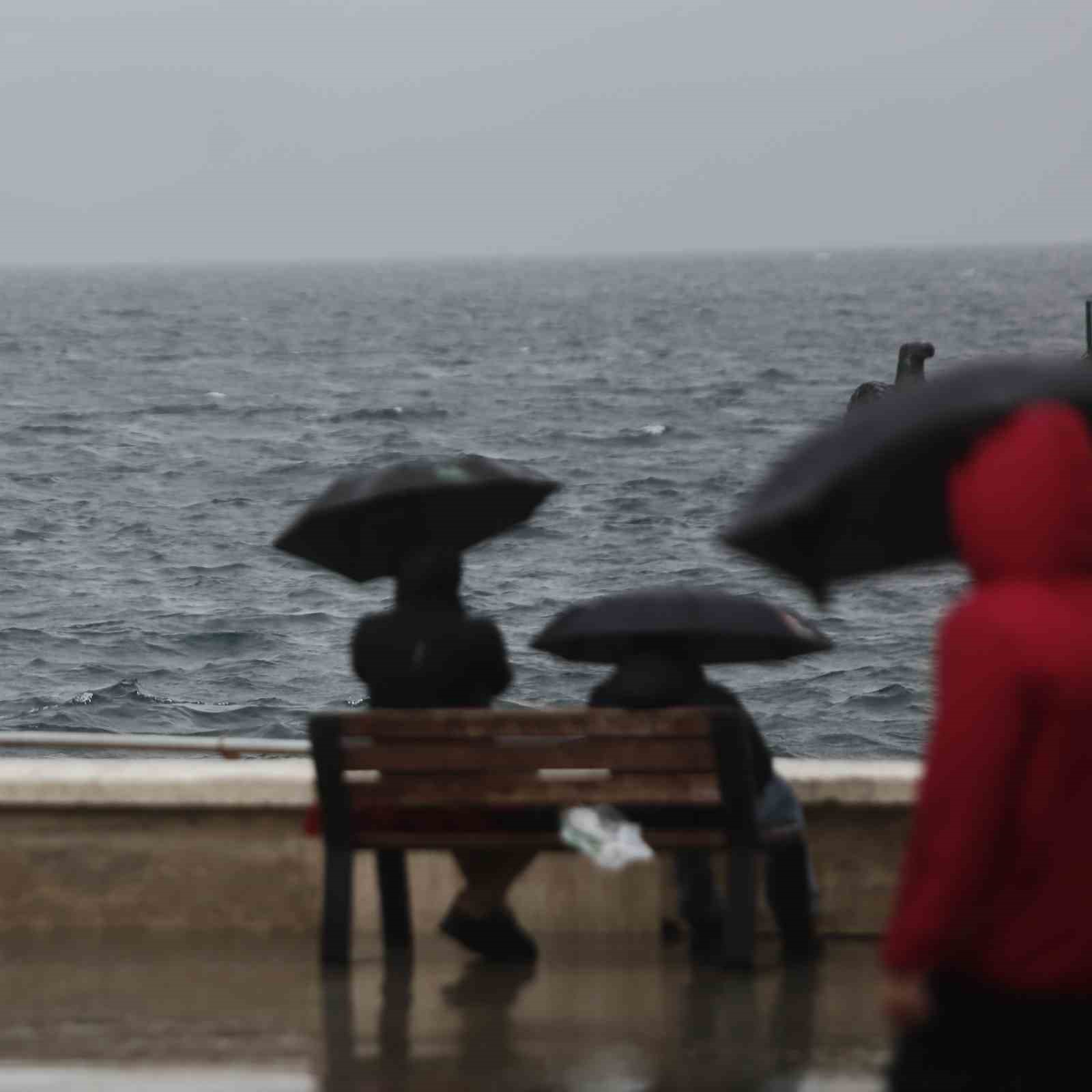 T&uuml;rk Yıldızları&rsquo;na Bursa&rsquo;da yağmur engeli
