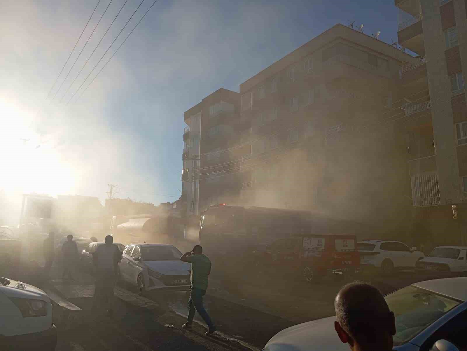 Şanlıurfa’da medikal malzeme deposunda yangın