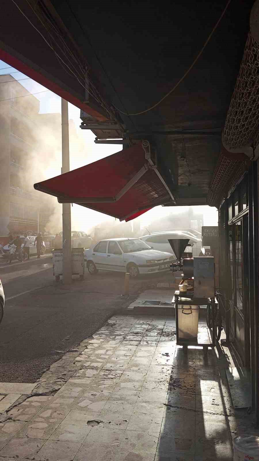 Şanlıurfa&rsquo;da medikal malzeme deposunda yangın
