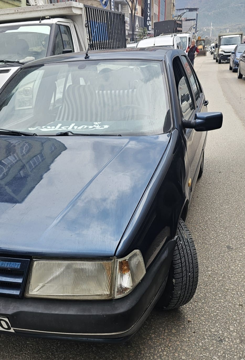 Otomobilin çarptığı yaşlı adam yaralandı: Kaza anı kamerada