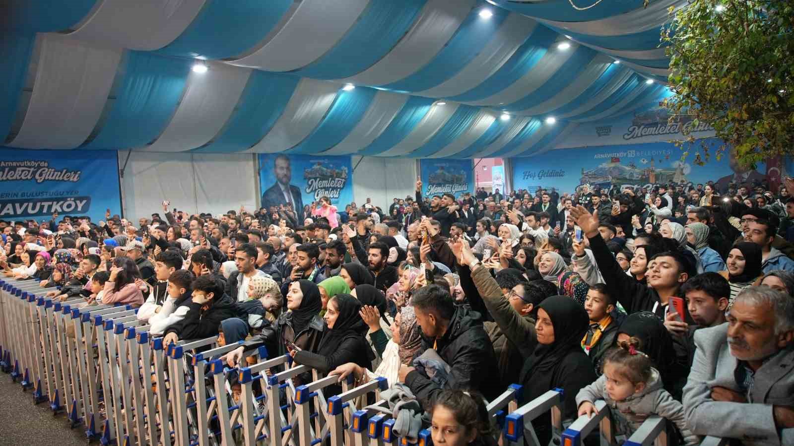 Arnavutk&ouml;y&rsquo;de "Bing&ouml;l-Muş Memleket G&uuml;nleri" renkli g&ouml;r&uuml;nt&uuml;lere sahne oldu
