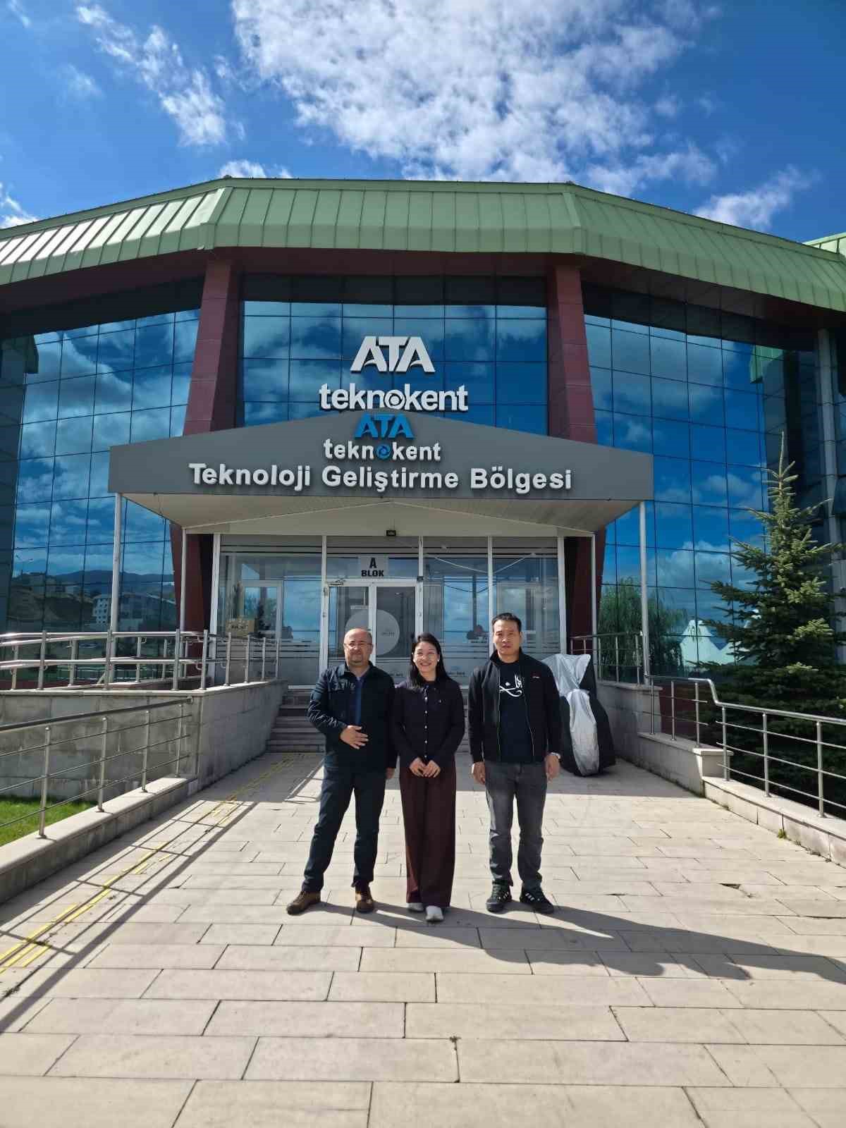 Çinli yatırımcılar Erzurum Teknokent’te incelemelerde bulundu
