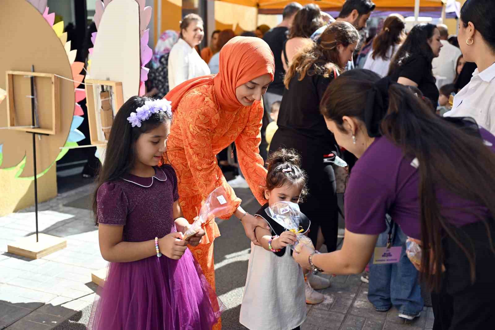 Mersin&rsquo;de &rsquo;D&uuml;nya Kız &Ccedil;ocukları G&uuml;n&uuml;&rsquo; renkli etkinliklerle kutlandı
