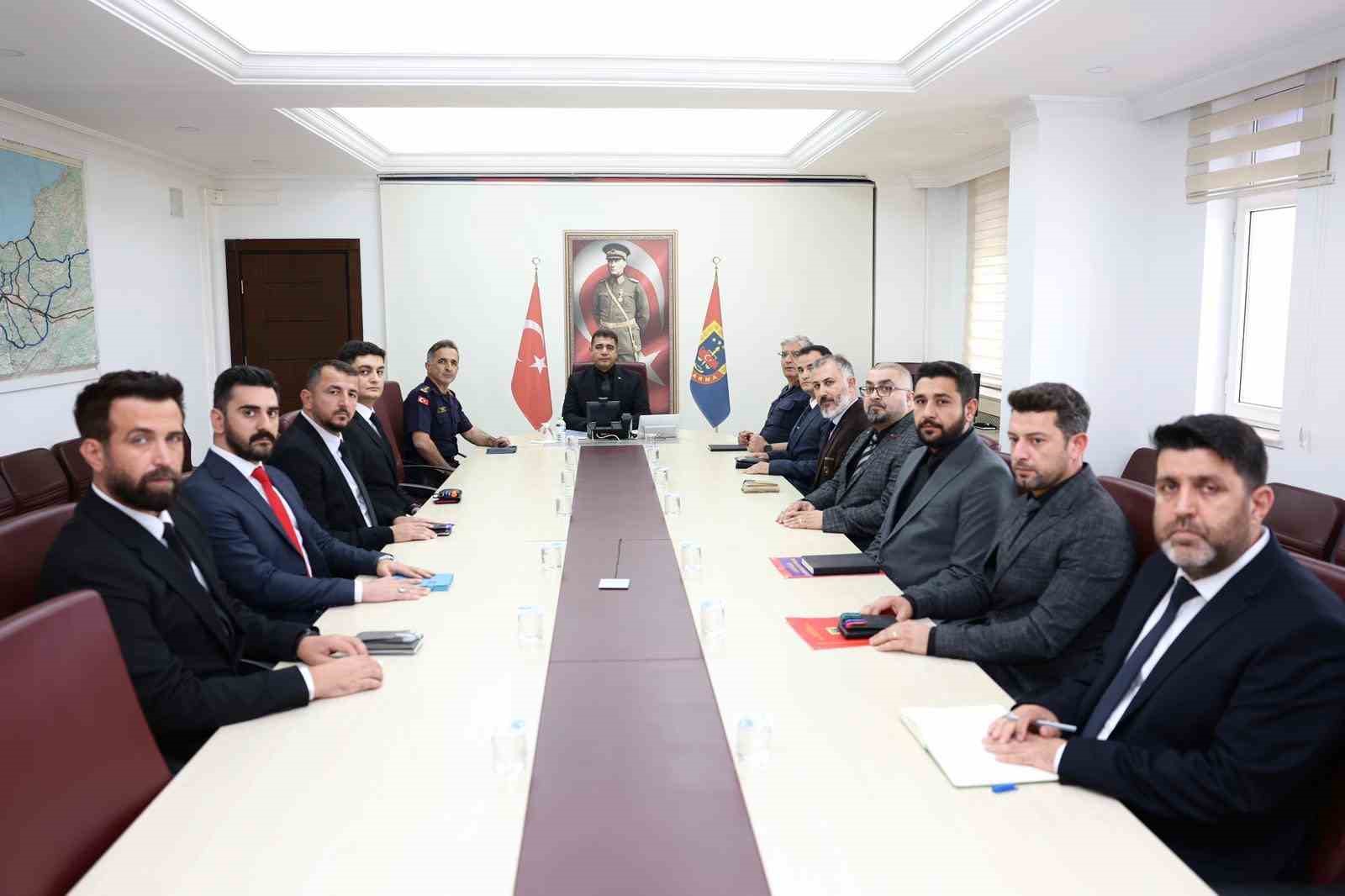 Jandarmadan şehitler çeşmesi