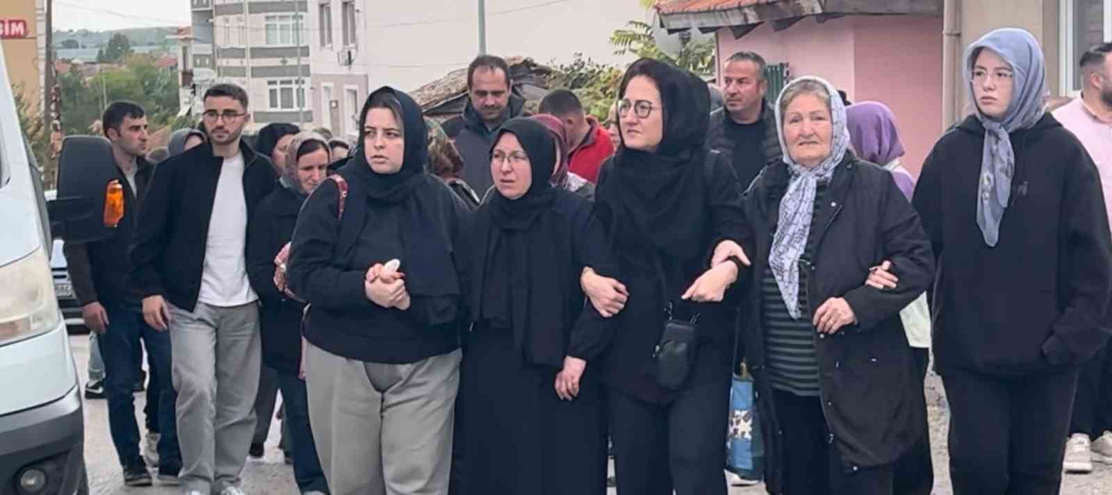 Perde asarken düşen kadın öldü
