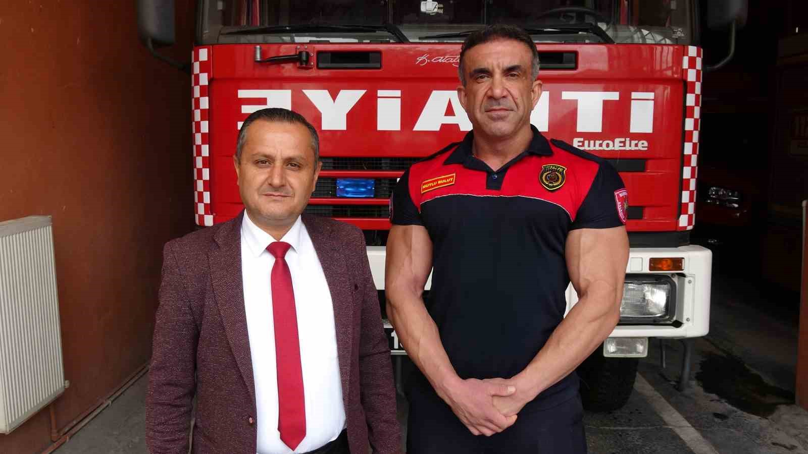 Mesaide can kurtarıyor, mesaiden sonra en ağır kiloları kaldırıyor