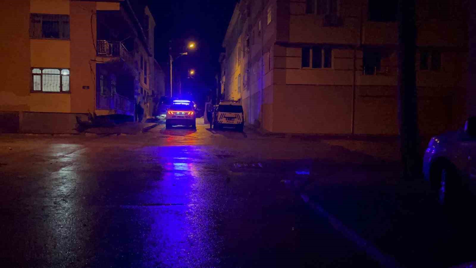 Polisten kaçan minibüs terk edilmiş halde bulundu
