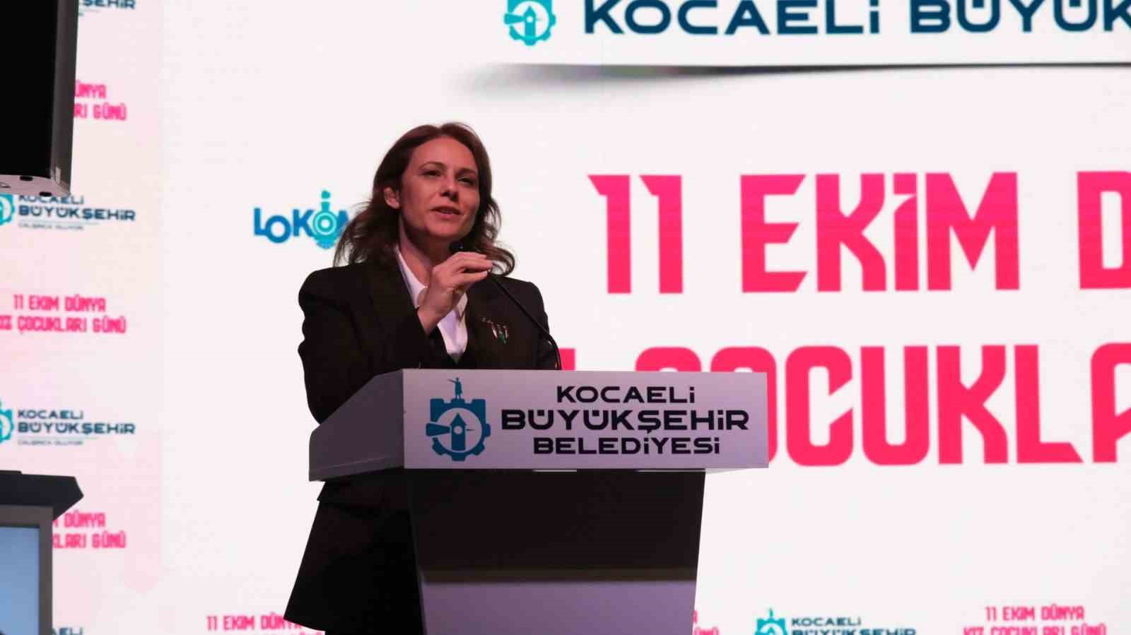 "Kızlar güçlenirse dünya güçlenir"
