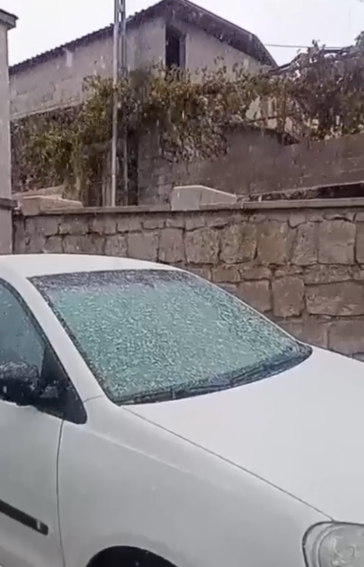 Aksaray&rsquo;a mevsimin ilk karı yağdı
