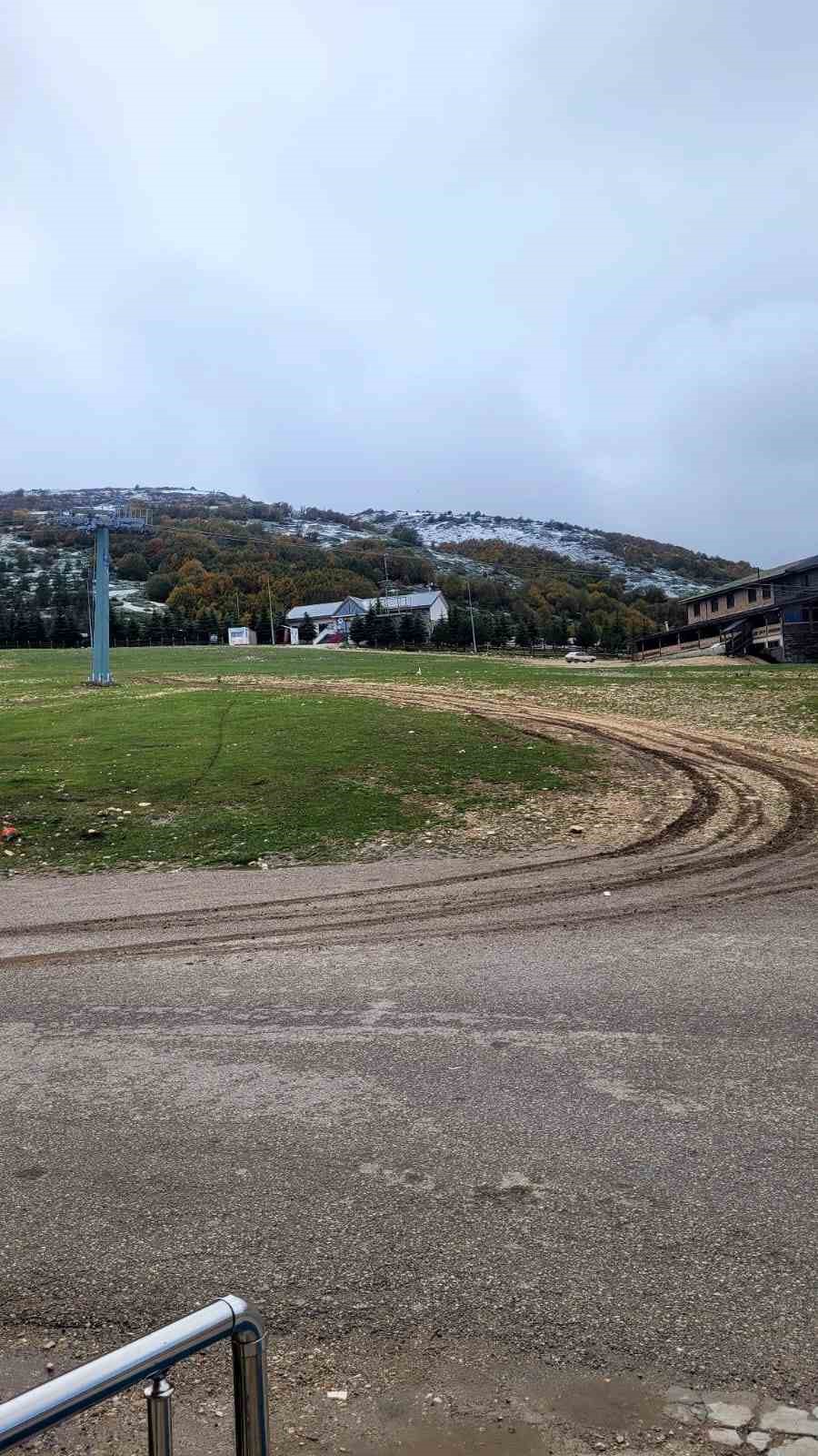 Ladik Akdağ’a mevsimin ilk karı düştü
