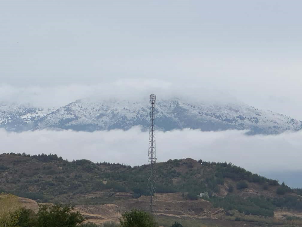 Akdağ’a mevsimin ilk karı düştü