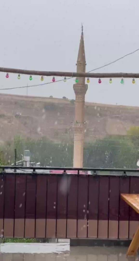 Sivas&rsquo;ta y&uuml;ksek kesimlerde kar etkili oldu

