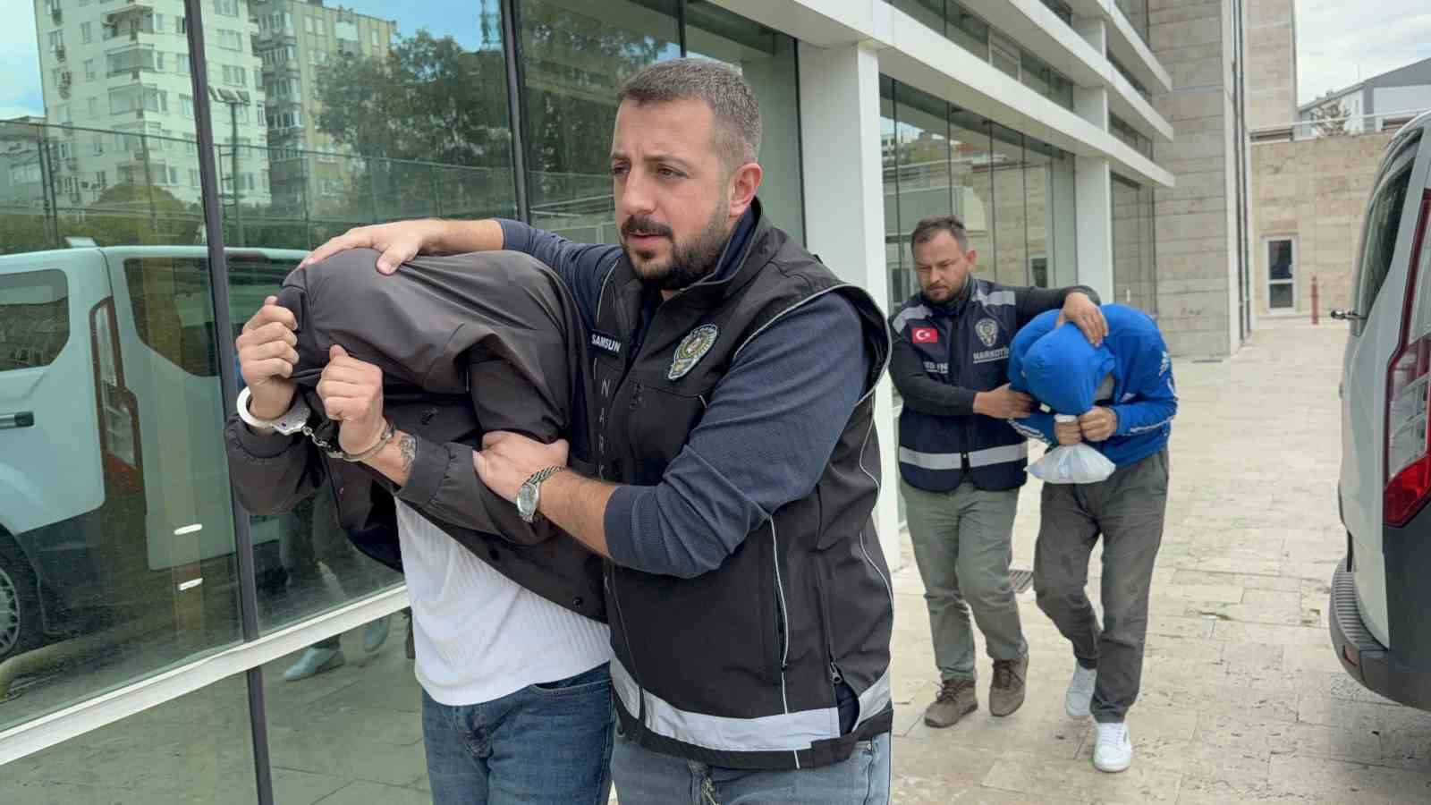 Samsun’da uyuşturucuyla yakalanan 2 kişi adliyeye sevk edildi