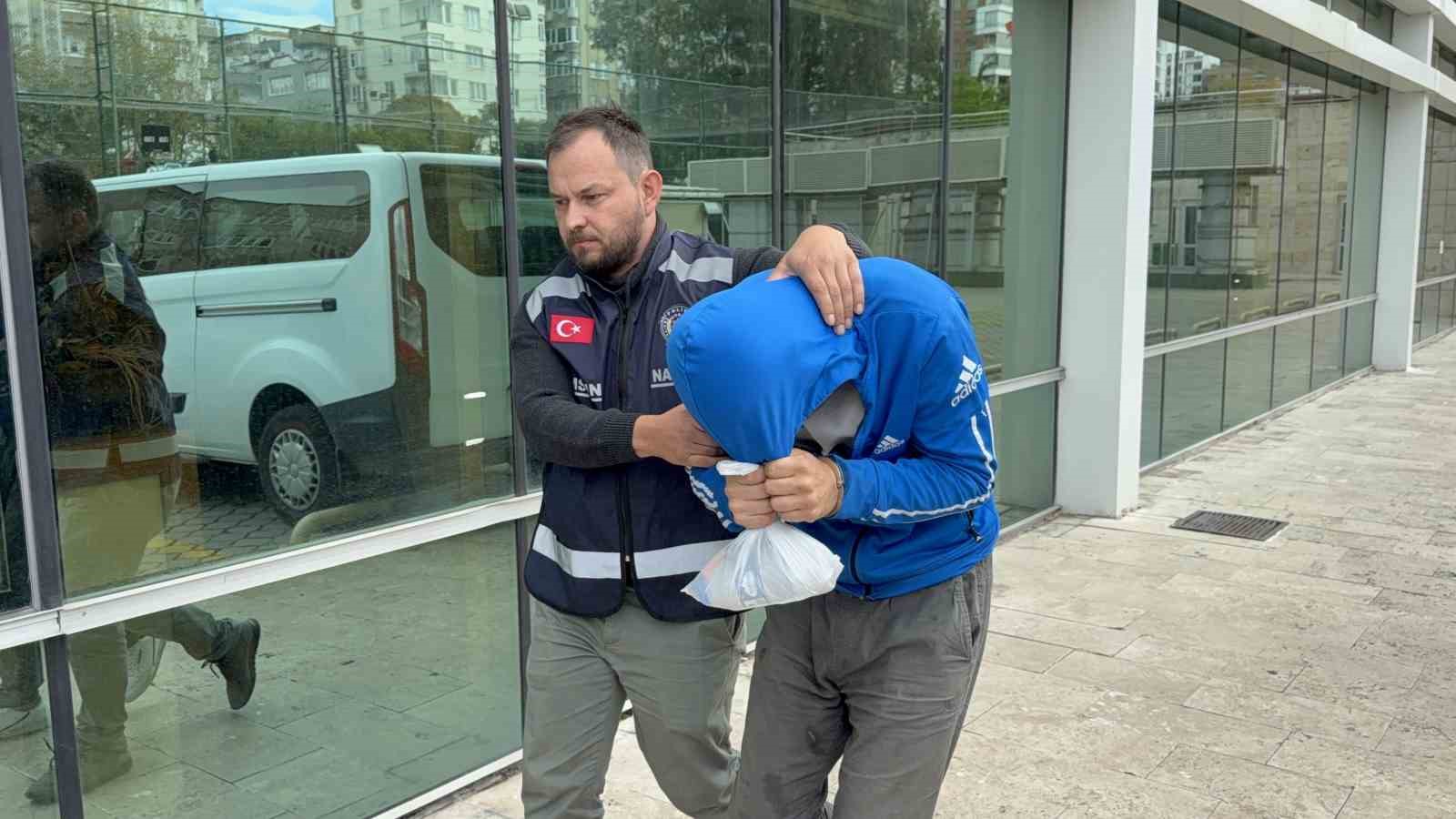 Samsun&rsquo;da uyuşturucuyla yakalanan 2 kişi adliyeye sevk edildi
