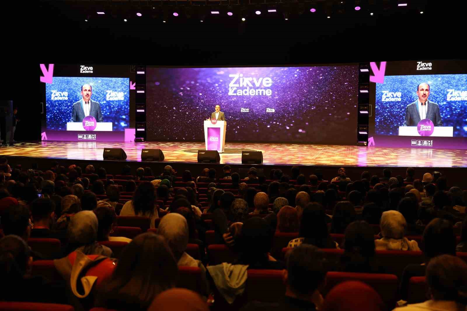 "Kademe Kariyer Zirvesi" yapıldı