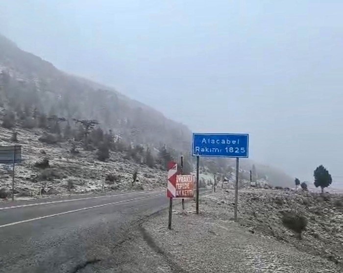 Alacabel&rsquo;e yılın ilk karı yağdı
