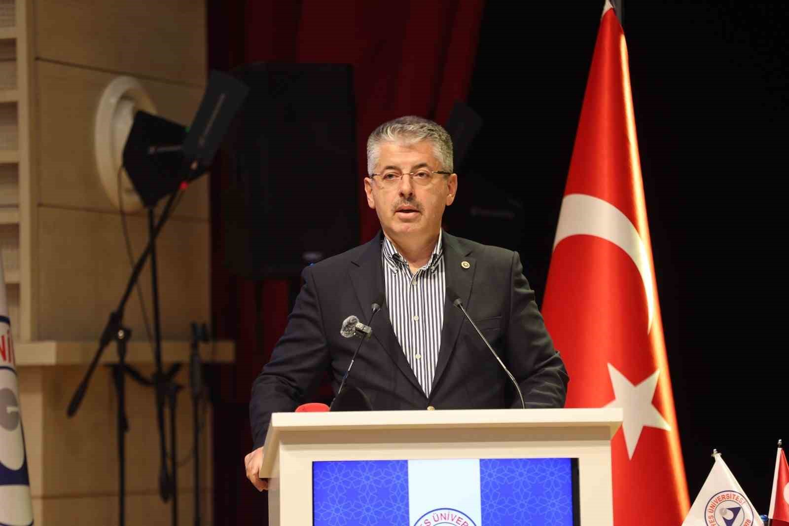 ER&Uuml;&rsquo;nun 40 yıllık mezunları buluştu
